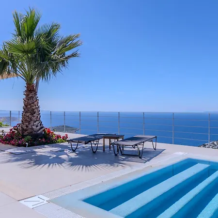 Villa Stunning With Amazing Sea View In