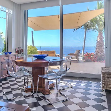 Villa Stunning With Amazing Sea View In