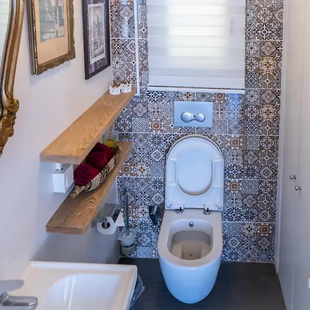 Stunning With Amazing Sea View In