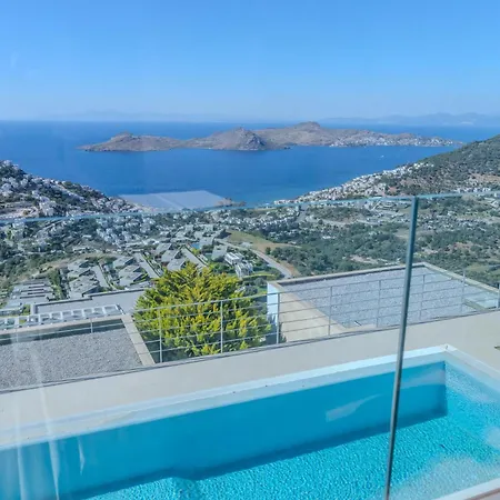 Villa Stunning With Amazing Sea View In