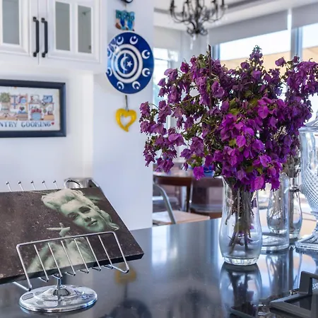 Stunning With Amazing Sea View In