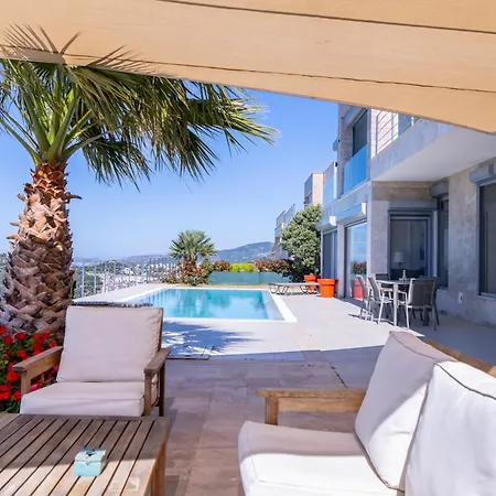 Stunning With Amazing Sea View In *
