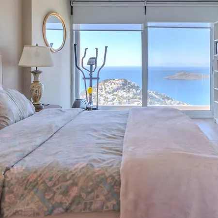 Stunning With Amazing Sea View In *